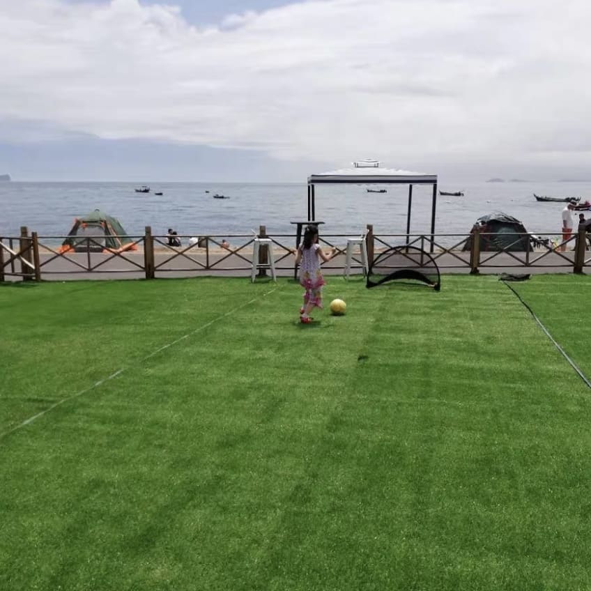 Artificial Turf Made in China: China Exports Synthetic Man-Made Grass